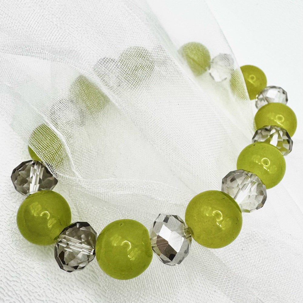 🟢 5/$20 Chartreuse Green Silver Glass Beaded Bracelet COOL Fresh BOHO Stack EUC